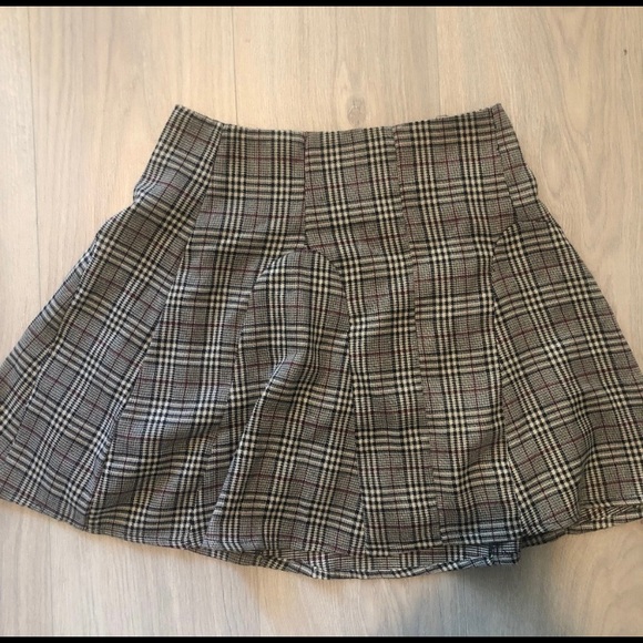SOLD‼️ Princess Polly Plaid Skirt - Picture 5 of 5